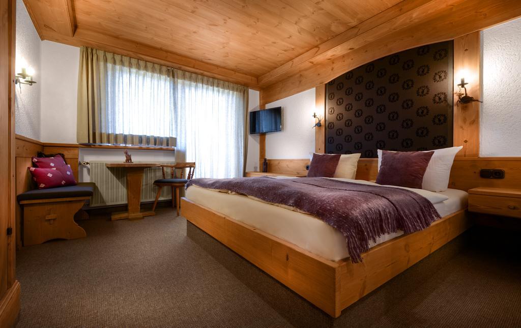 Dreimaederlhaus - Das Vegetarische Boutique Hotel Фюссен Екстер'єр фото